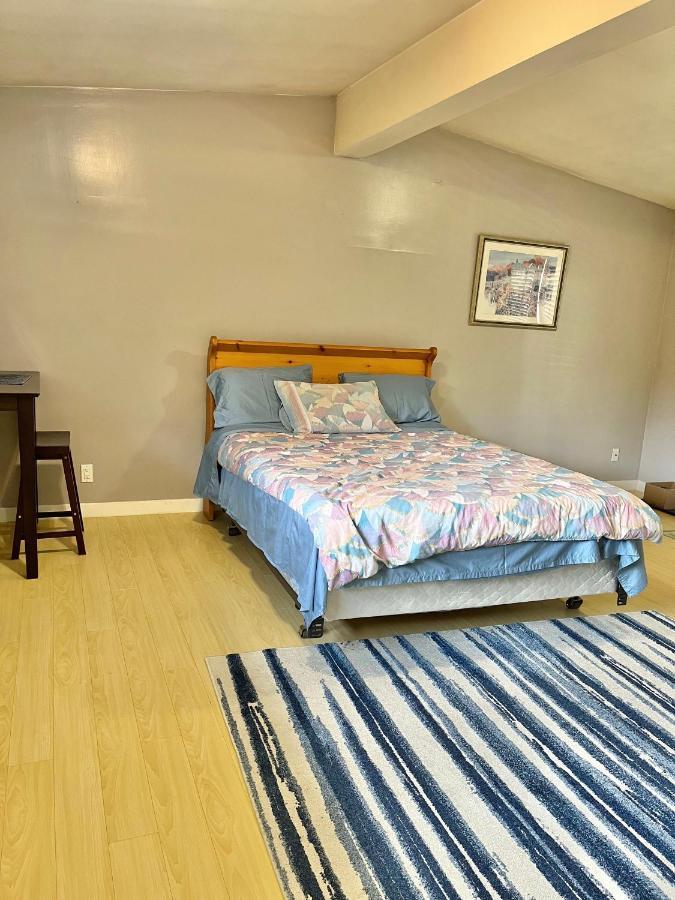 Whole Suite To Yourself At Coquitlam Centre! Порт-Коквитлам Экстерьер фото